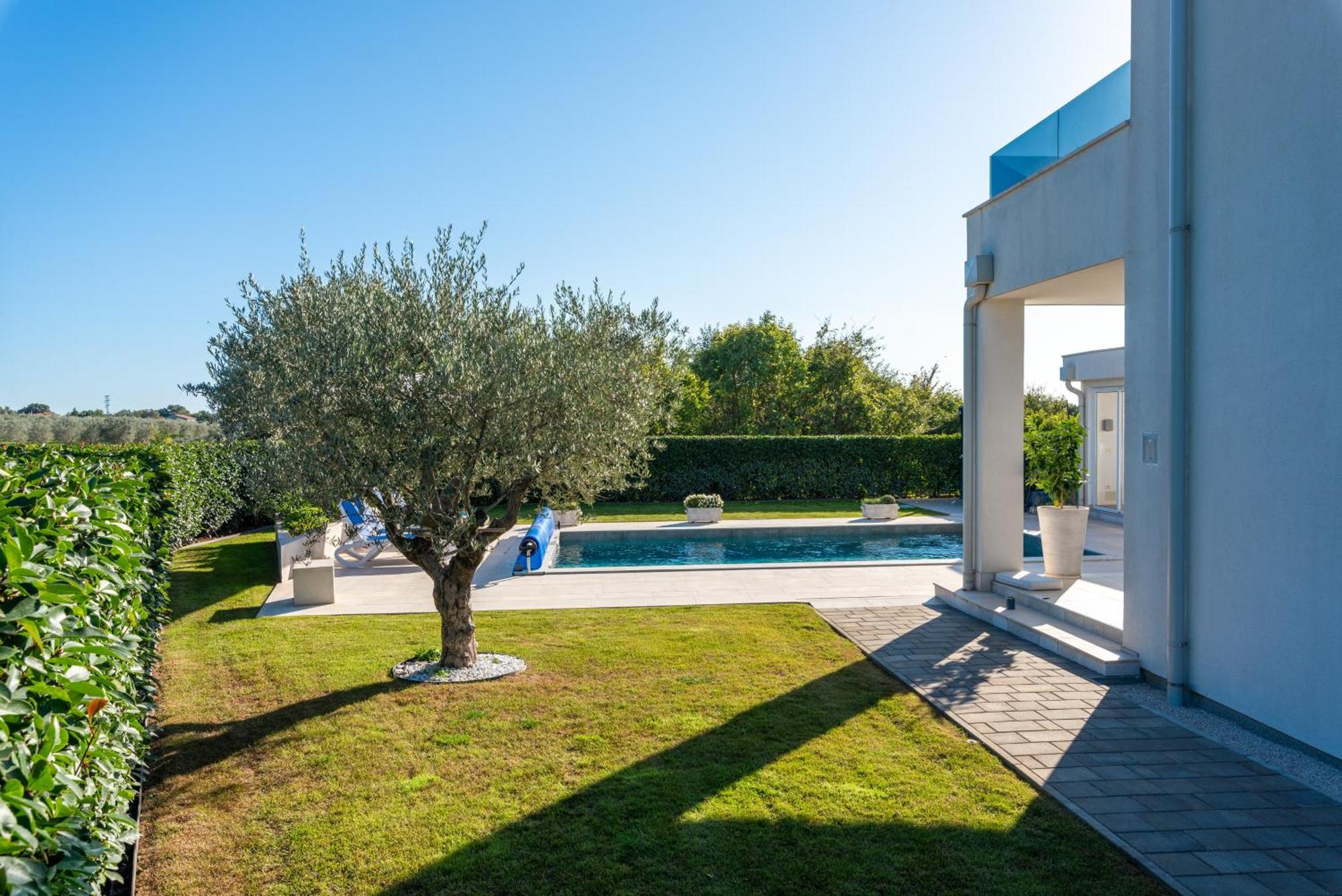 Apartment Lunne Novigrad  ภายนอก รูปภาพ