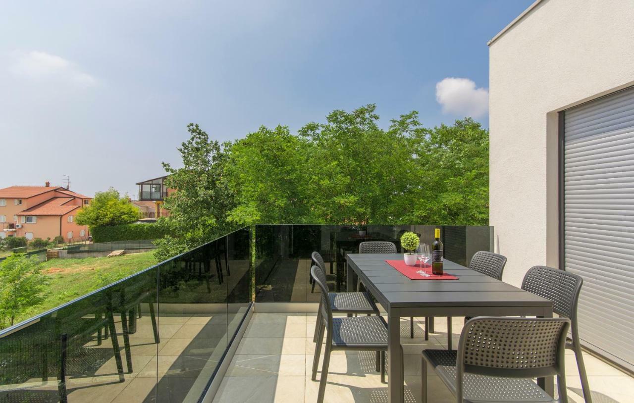 Apartment Lunne Novigrad  ภายนอก รูปภาพ