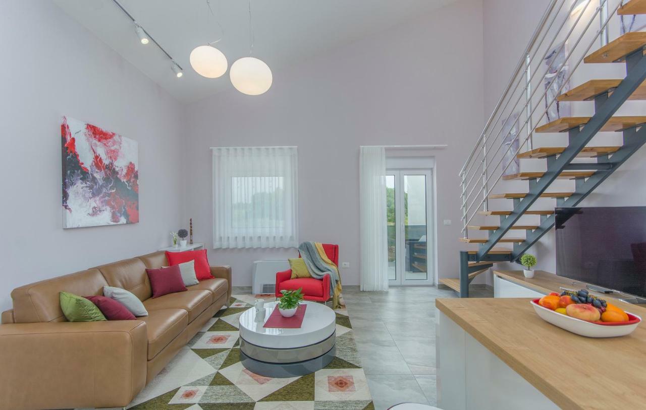 Apartment Lunne Novigrad  ภายนอก รูปภาพ