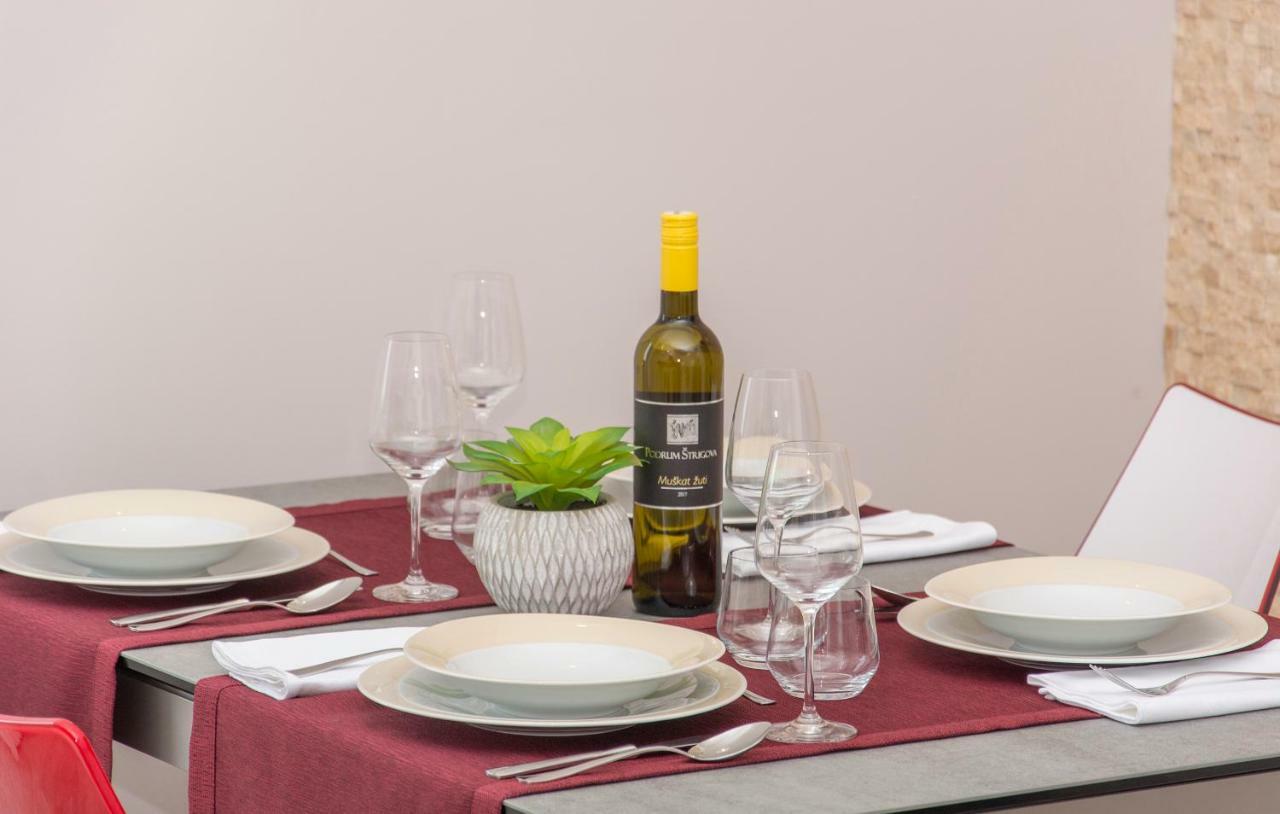 Apartment Lunne Novigrad  ภายนอก รูปภาพ