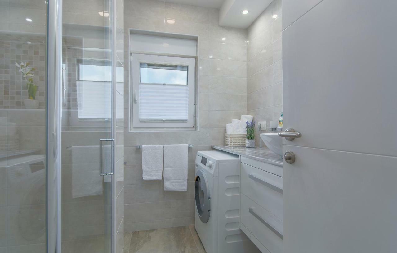 Apartment Lunne Novigrad  ภายนอก รูปภาพ